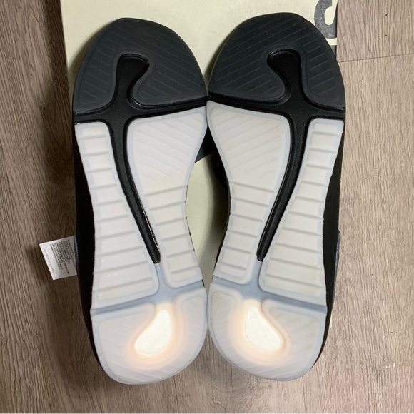 New ADIDAS Znsara Boost Athletic Sneaker Women's Size US 7.5, 9 GZ4923 - Picture 5 of 10